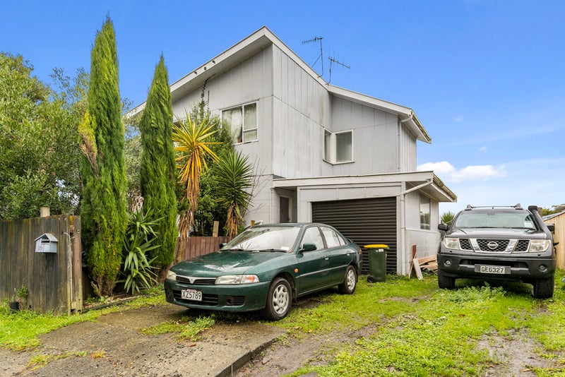 30 Parkway, Wainuiomata, Lower Hutt - Carousel 1
