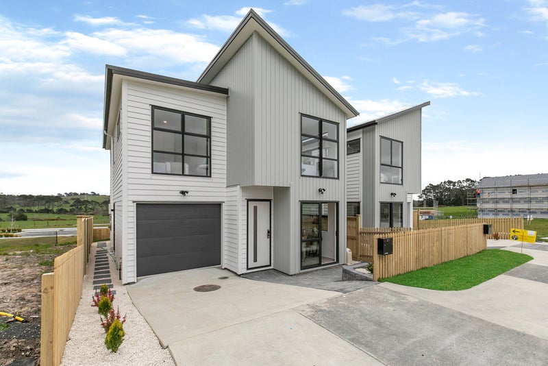 21 Houhora Street, Westgate, Auckland - Carousel 1