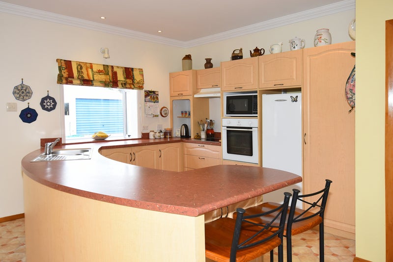 18 Panama Street, Martinborough, Martinborough - Carousel 2