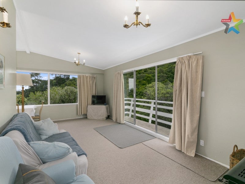 20 Rakeiora Grove, Korokoro, Lower Hutt - Carousel 2