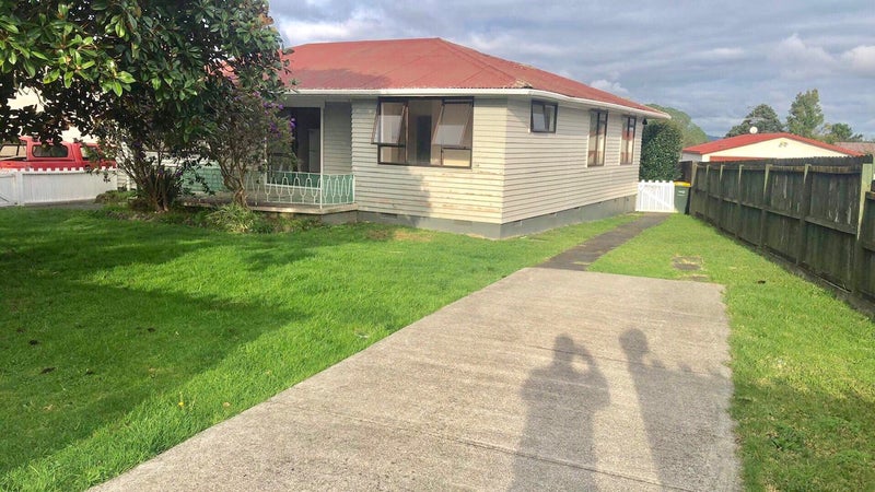 15 Ellen Street, Manurewa East, Auckland - Carousel 2