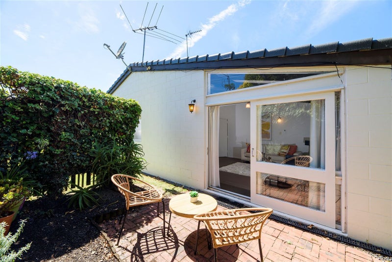 4/28 Wolsley Avenue, Milford, Auckland - Carousel 1