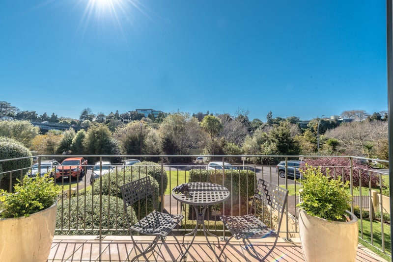 6/102 Grantham Street, Hamilton Central, Hamilton - Carousel 1