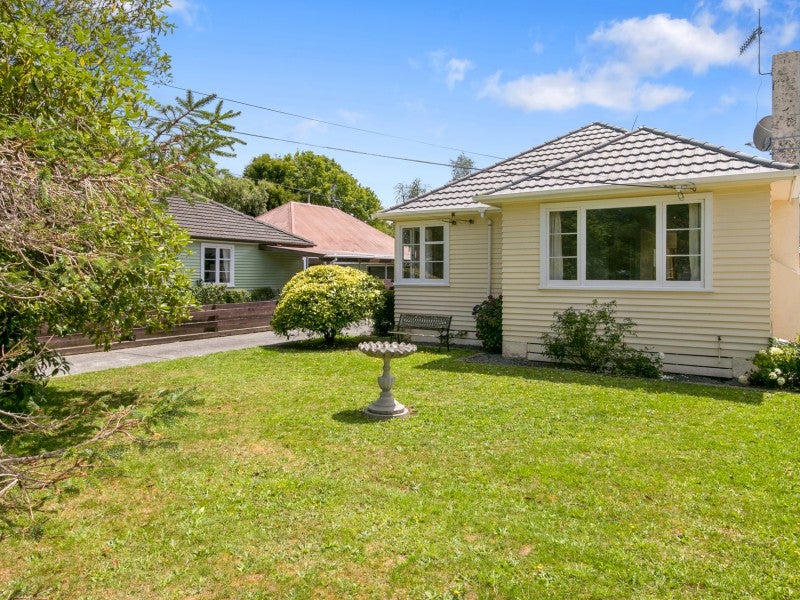 8 Faulke Avenue, Wainuiomata, Lower Hutt - Carousel 2