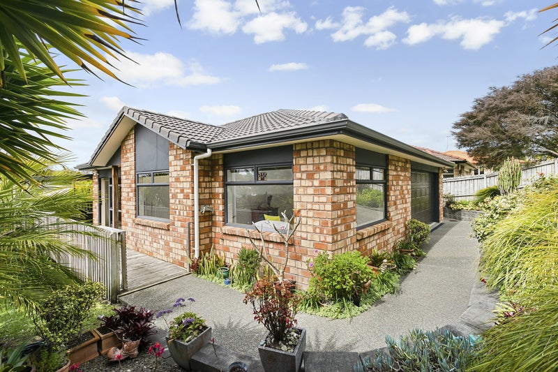 31 Elan Place, Stanmore Bay, Whangaparaoa - Carousel 1