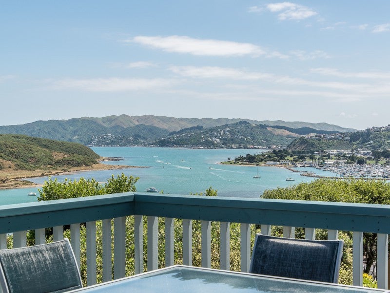 3 Doon Grove, Papakowhai, Porirua - Carousel 1