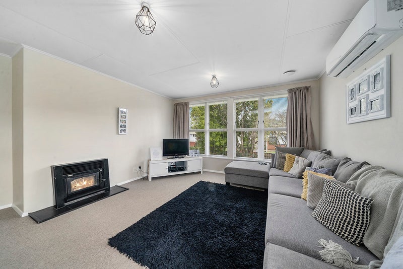 35 Mary Crescent, Elderslea, Upper Hutt - Carousel 2