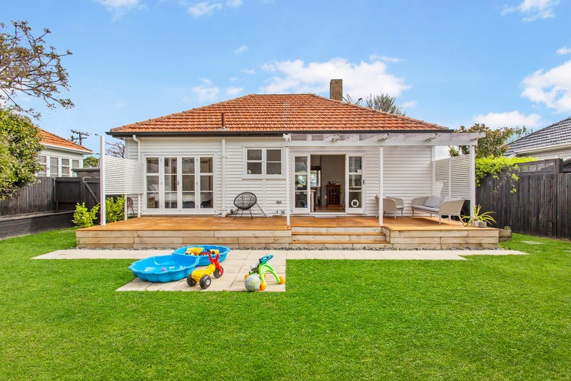 49 Alverston Street, Waterview, Auckland - Carousel 1