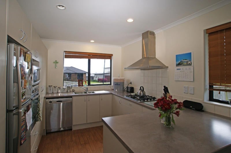 11 Bishopsworth Way, Huntington, Hamilton - Carousel 3