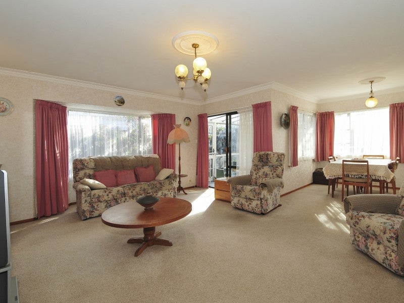 2/19 Trinity Avenue, Epuni, Lower Hutt - Carousel 2