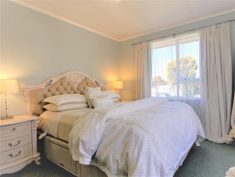 4 Essex Street, Tamatea, Napier - Carousel 2