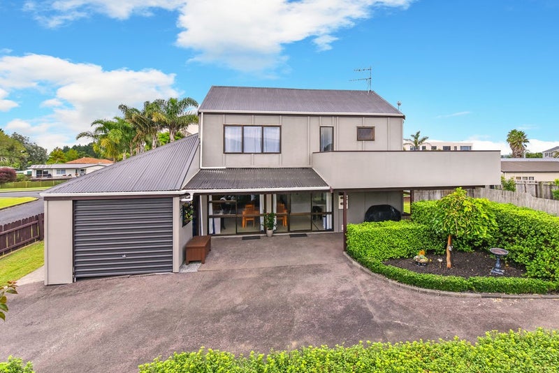 2 MILLEN PLace, Clarks Beach, Clarks Beach - Carousel 1