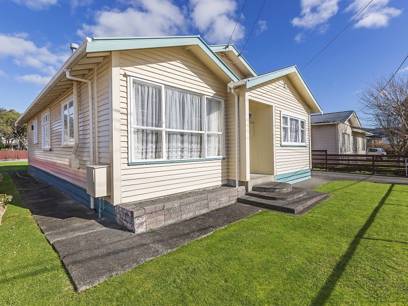 12 North Street, Petone, Lower Hutt - Carousel 1