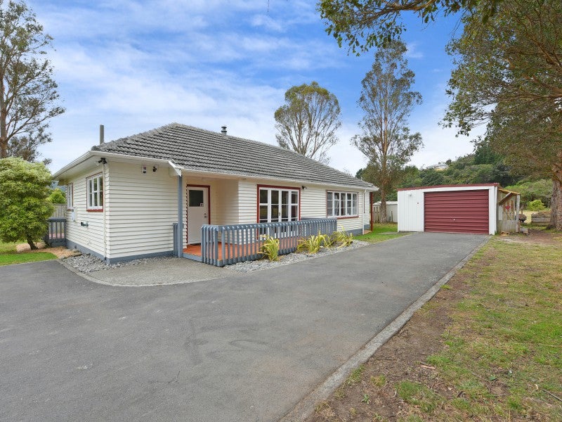 1095 Maymorn Road, Maymorn, Upper Hutt - Carousel 1