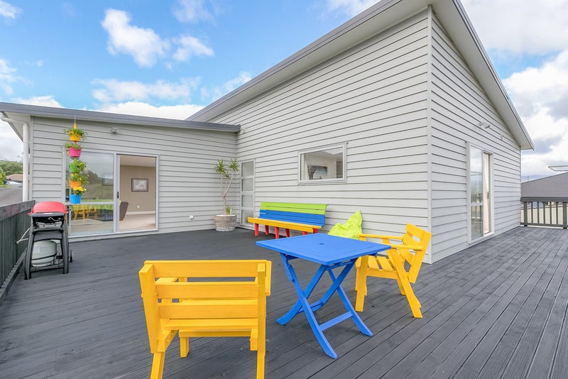 130 Kirton Drive, Riverstone Terraces, Upper Hutt - Carousel 1