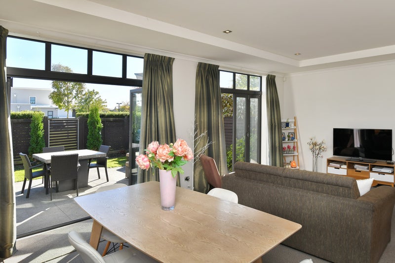 42 Country Club Terrace, Northwood, Christchurch - Carousel 2