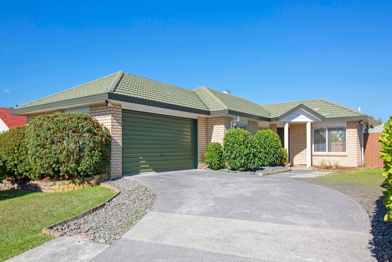 18 Davington Way, Burswood, Auckland - Carousel 1