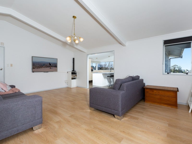 27 Townhead Crescent, Bethlehem, Tauranga - Carousel 2