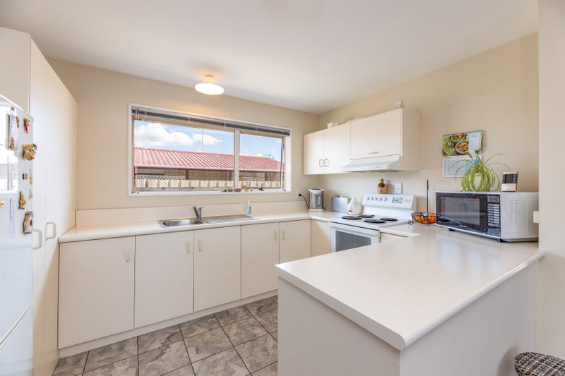 2/449 Main South Road, Hornby, Christchurch - Carousel 2