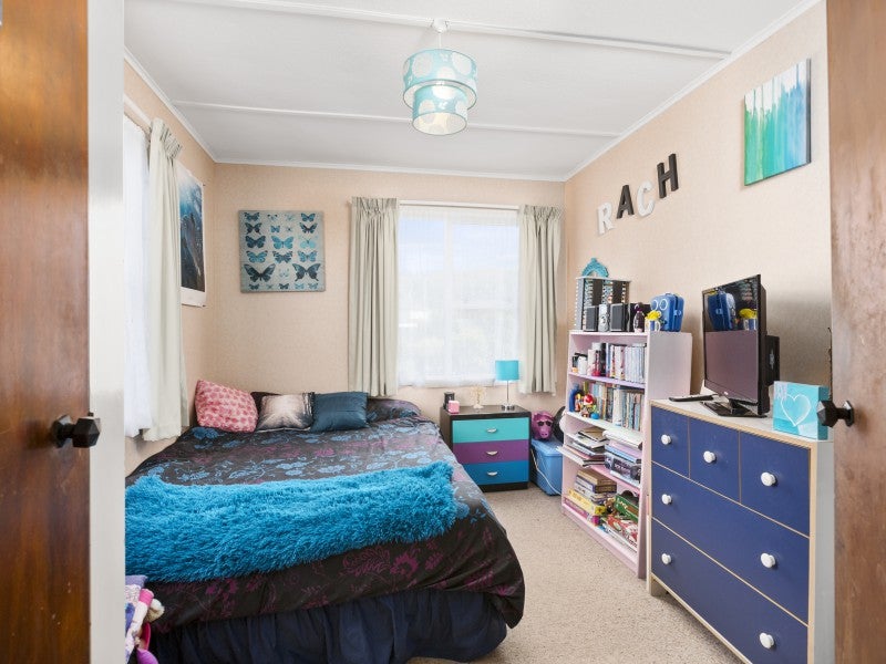 2 Poole Street, Taita, Lower Hutt - Carousel 15