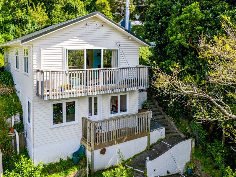 31 Airlie Road, Plimmerton, Porirua - Carousel 2