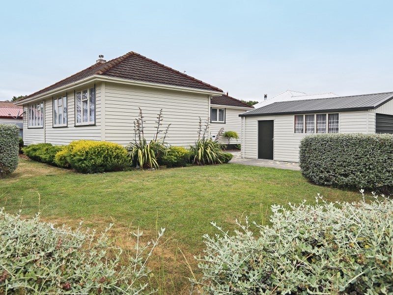 700 Grove Road, Mayfair, Hastings - Carousel 1