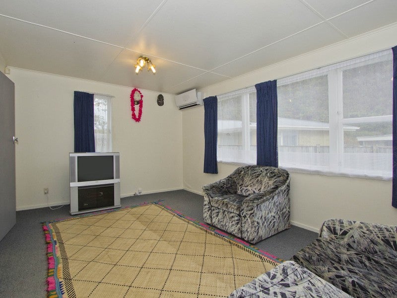 16 Orewa Grove, Wainuiomata, Lower Hutt - Carousel 2
