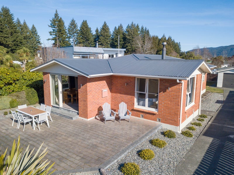 10 Homer Street, Te Anau, Te Anau - Carousel 1