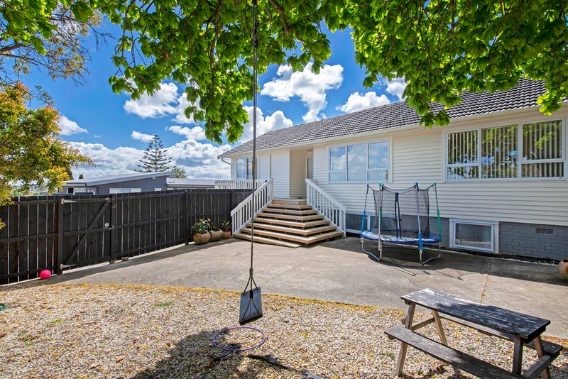 7 Rodney Street, Howick, Auckland - Carousel 2