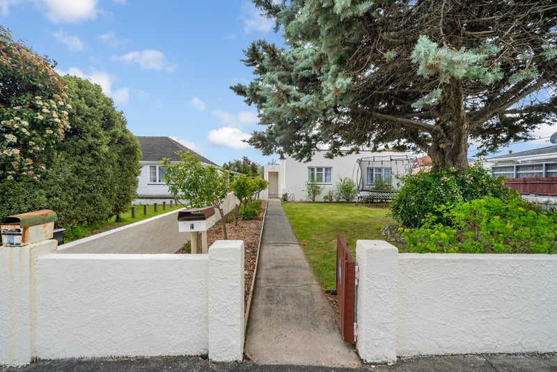 1/4 WILFORD ST, WALLACEVILLE, UPPER HUTT - Carousel 2