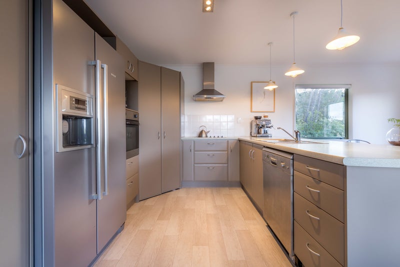 85 Laingholm Drive, Laingholm, Auckland - Carousel 1