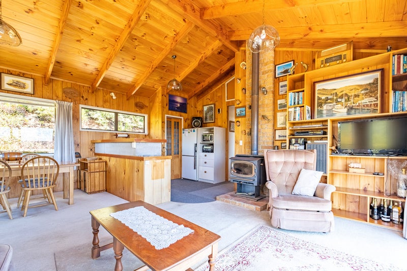 3175 State Highway 10, Mangōnui - Carousel 25