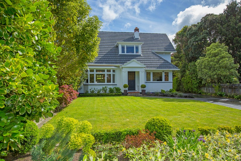 311 Riverside Drive, Waterloo, Lower Hutt - Carousel 1