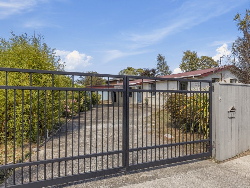 47 Blueberry Grove, Timberlea, Upper Hutt - Carousel 1