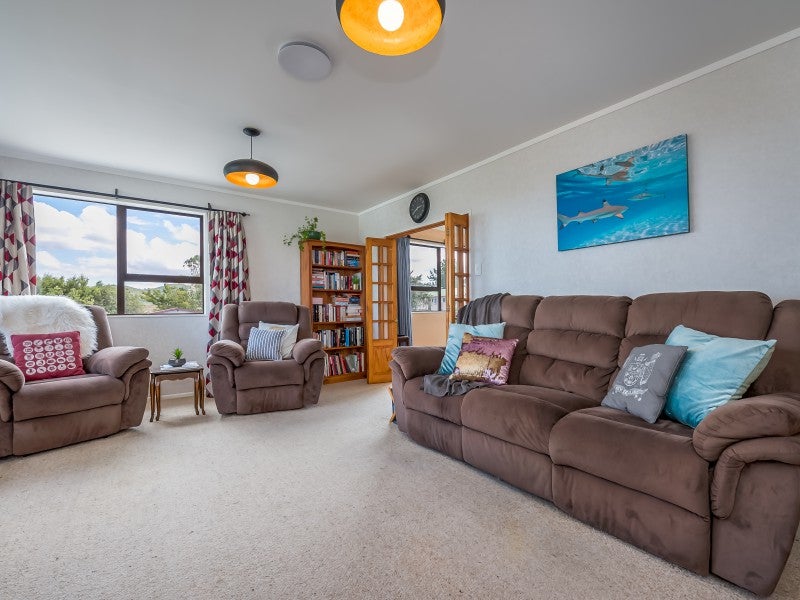 20 Kaitangata Crescent, Kelson, Lower Hutt - Carousel 2