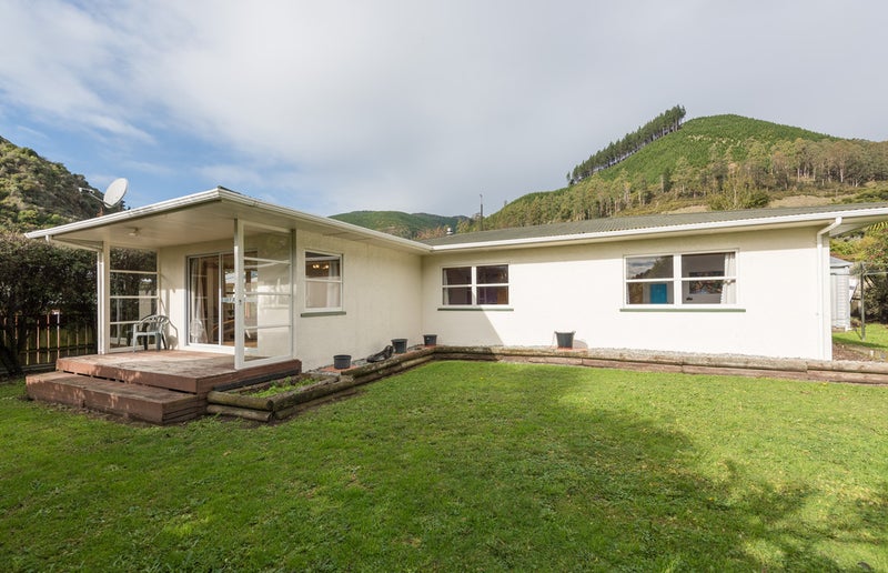 14 Blick Terrace, The Brook, Nelson - Carousel 1