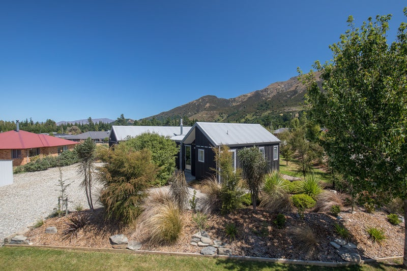 16 Bell Street, Wanaka - Carousel 2