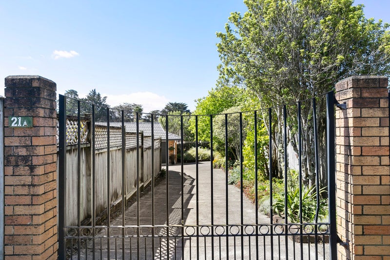 21A Cliff View Drive, Green Bay, Auckland - Carousel 20