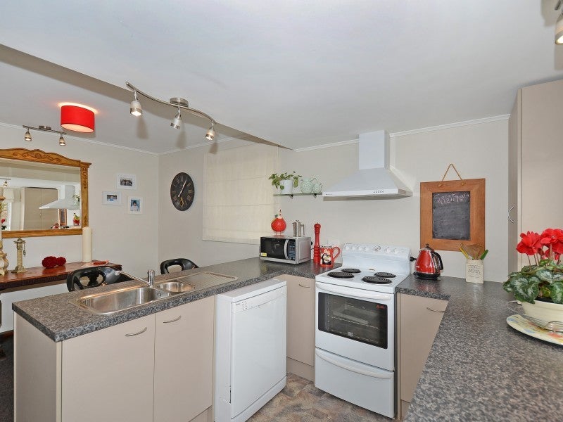 3/17 Oak Street, Ebdentown, Upper Hutt - Carousel 2