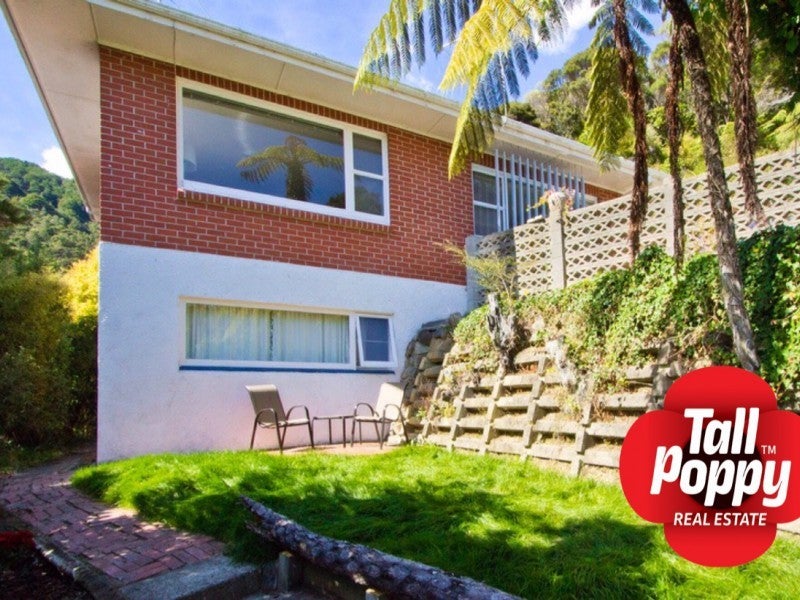 229 Whites Line East, Waiwhetu, Lower Hutt - Carousel 1