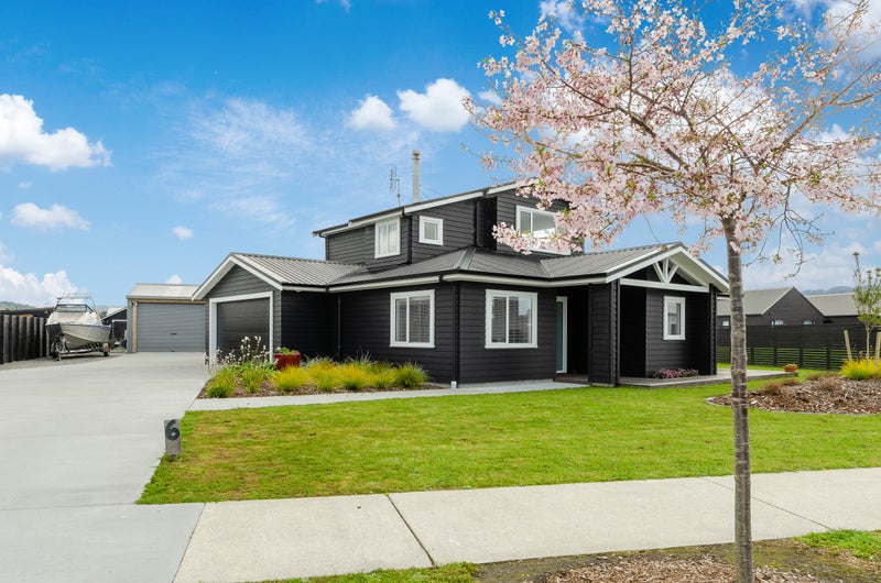 6 Oystercatcher Lane, Warkworth - Carousel 1