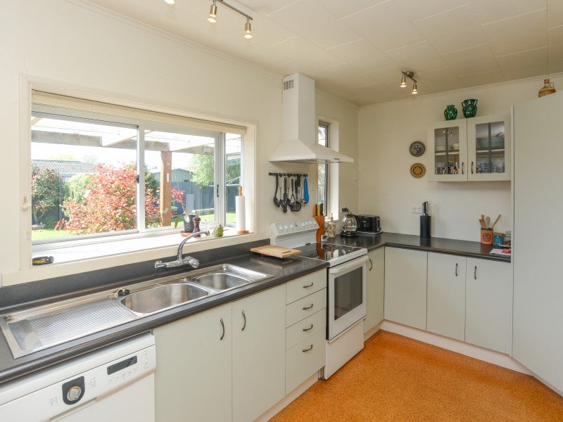 7 Galway Street, Tamatea, Napier - Carousel 2