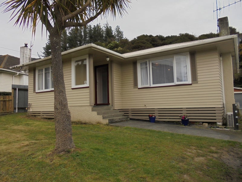 32 Lees Grove, Wainuiomata, Lower Hutt - Carousel 1