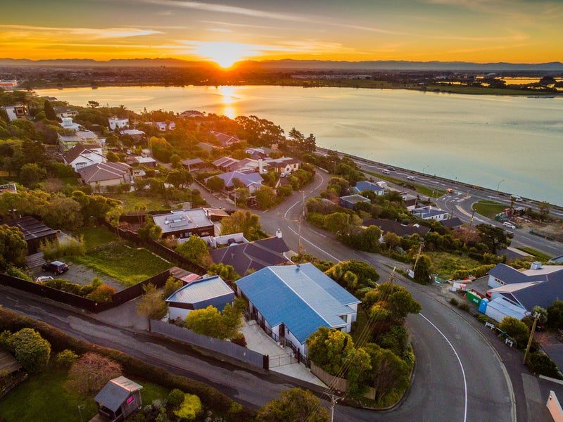 28 Mt Pleasant Road, Mount Pleasant, Christchurch - Carousel 1