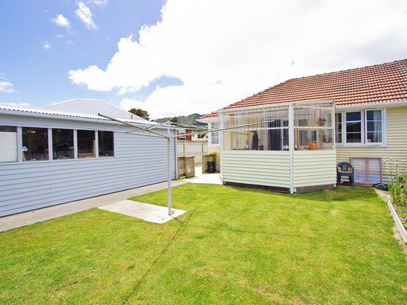 319 Oxford Terrace, Avalon, Lower Hutt - Carousel 13