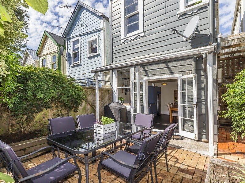8 Porritt Avenue, Mount Victoria, Wellington - Carousel 2