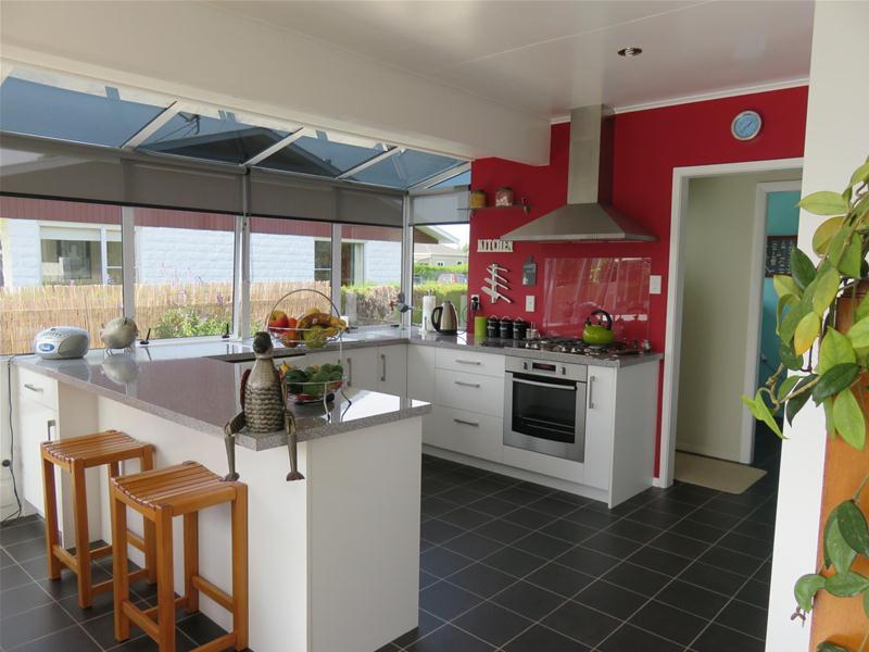 8 Robinson Street, Grovetown, Blenheim - Carousel 2