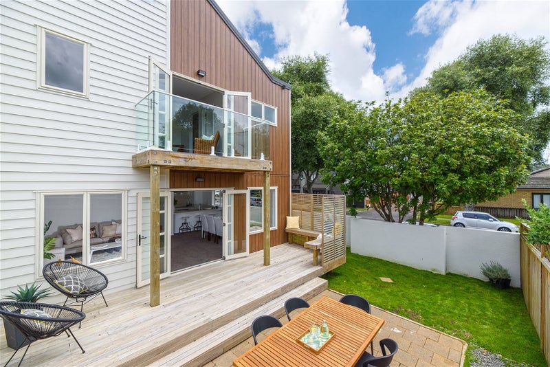 1/14 Fields Parade, Oteha, Auckland - Carousel 2