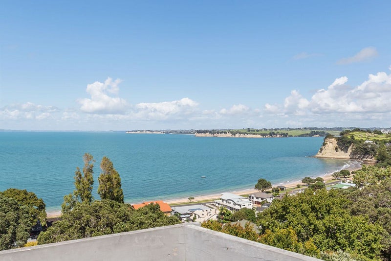747E Whangaparaoa Road, Stanmore Bay, Auckland - Carousel 1