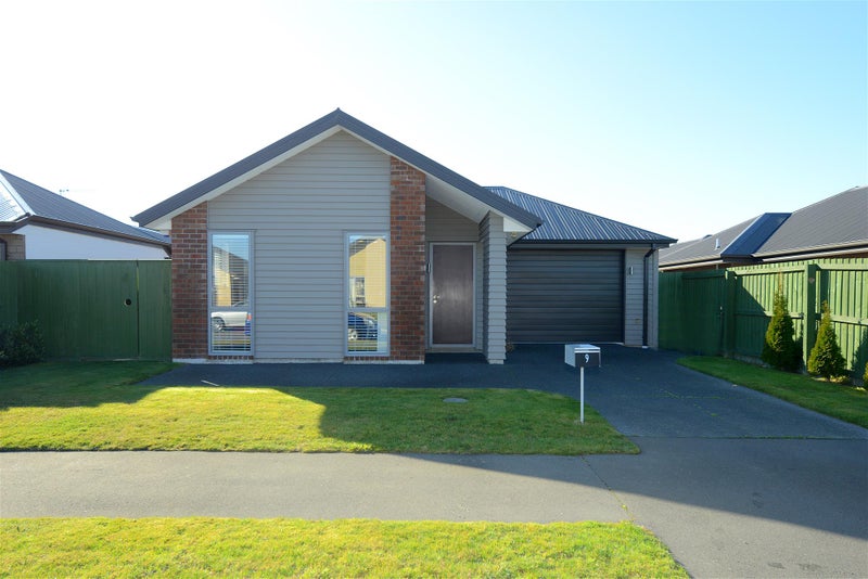 9 Vale Terrace, Wigram, Christchurch - Carousel 1